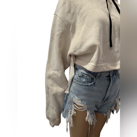 Thick and cozy cropped hoody 🩷 - Picture 3 of 9